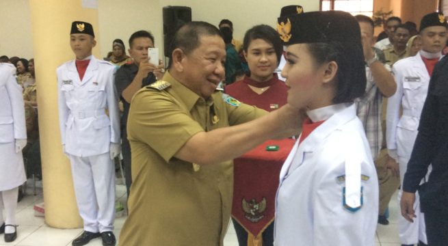 Penyematan Kendit, Tulip dan MPG kepada perwakilan Paskibraka