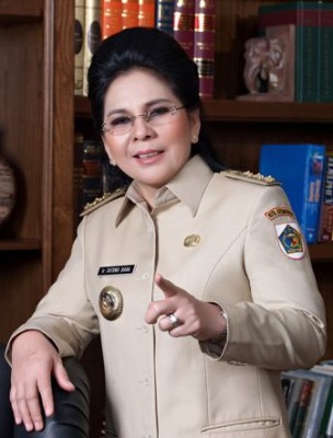 Wali Kota Kotamobagu Ir. Hj. Tatong Bara