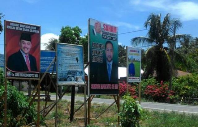 Baliho Kadaluarsa di Bolmong Minta Ditertibkan