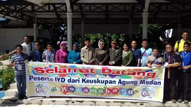 Foto bersama Pemkot Kotamobagu bersama Forkopimda, dan kontingen 2nd Indonesian Youth Day (IYD) 2016 dari Keuskupan Agung Medan