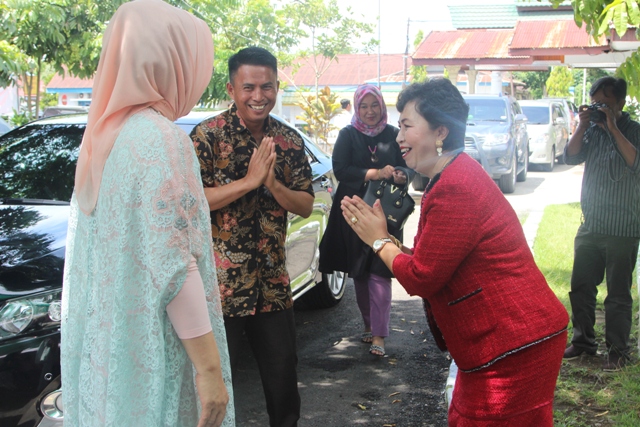 Jajaran Pemkot Lakukan Safari Natal di Kotamobagu dan Bolmong