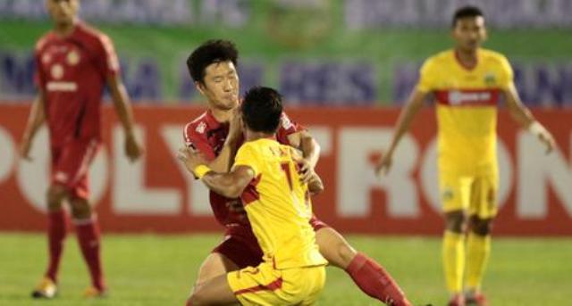 Gol Telat Vendry Mofu Hantarkan Semen Padang ke Semi Final