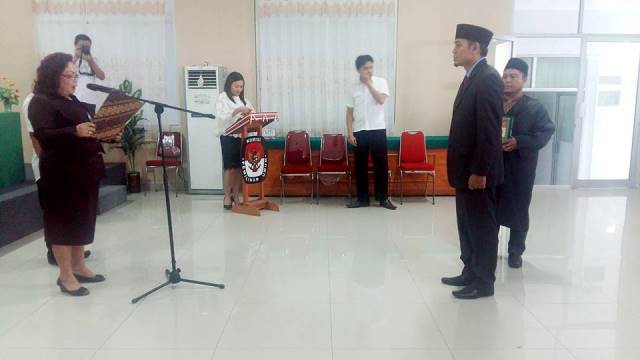 Frans Tuto Manoppo Jabat Sekretaris KPU Kotamobagu