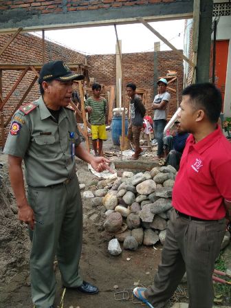 Satpol-PP Hentikan Pembangunan Tak Berizin