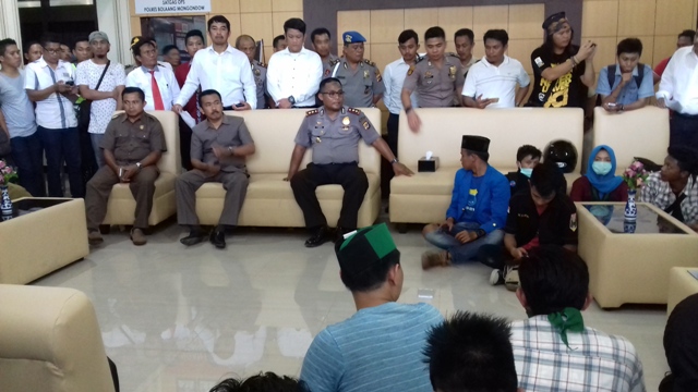 Demo Berujung Pengrusakan Fasilitas DPRD, Puluhan Mahasiswa Diamankan Polres Bolmong