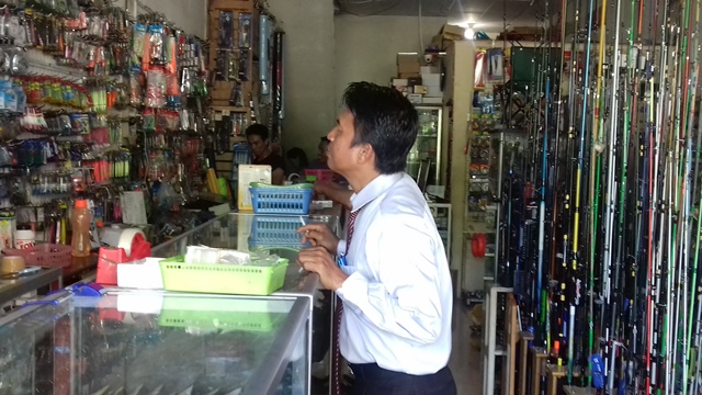 Tahlis Gallang Sosok Pejabat Penggila Mancing