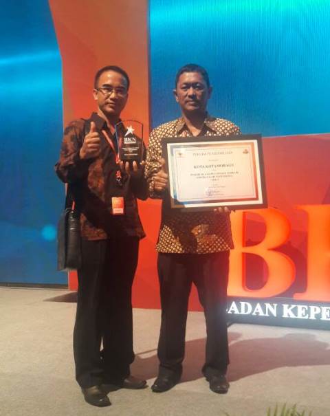 Pemkot Kotamobagu Terima BKN Award