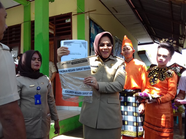 Tatong Buka UN SMP di Kotamobagu