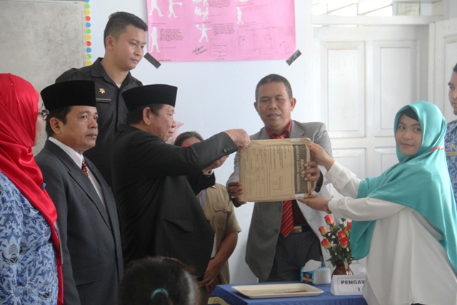 Bupati Bolmong Buka Naskah UN Tingkat SMP