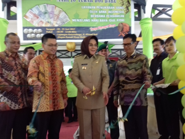 ADM Bersama Wali Kota Kotamobagu Buka Kegiatan Penukaran Uang