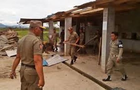 Terkait Penahanan Anggota Satpol PP Bolmong, Polda Fokus pada Tindak Pidana Pengrusakan Bukan Perizinan Perusahaan