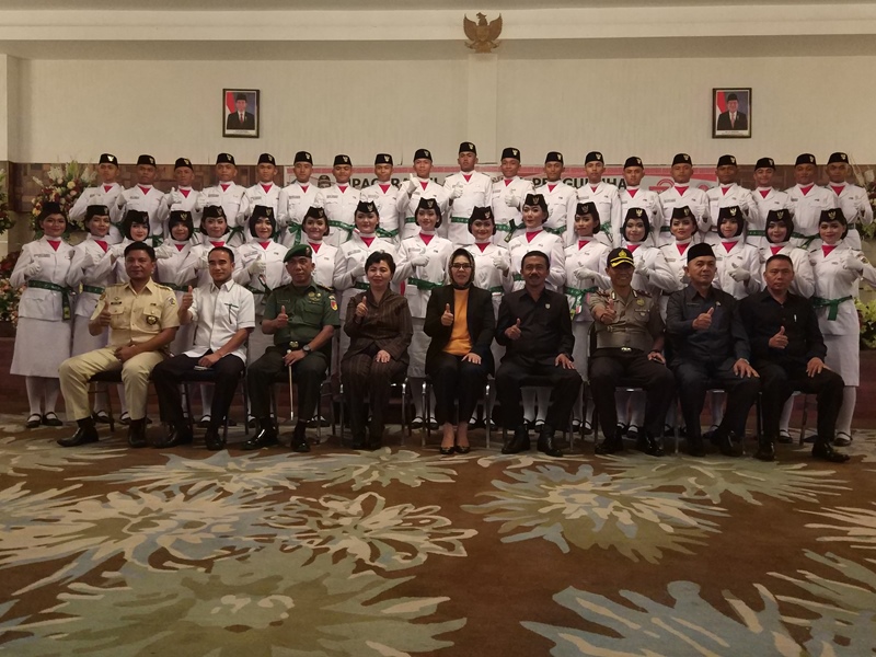 Wali Kota Kukuhkan 36 Anggota Paskibraka Kotamobagu 2017
