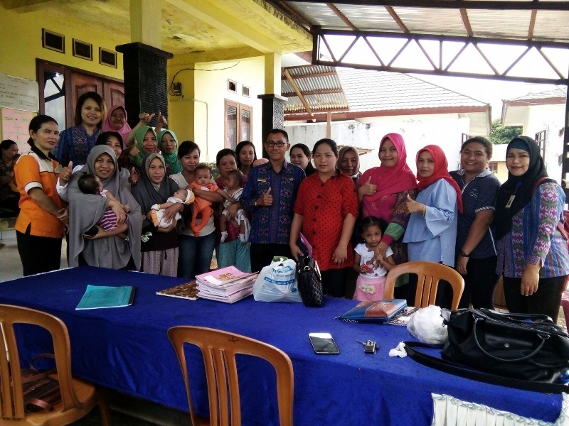 Walikota Hadiri Rakernas Akuntansi dan Pelaporan Keuangan Pemerintah //// Jdl Kotamobagu—Walikota Kotamobagu, Ir. Tatong Bara, Kamis (14/9) menghadiri kegiatan Rapat Kerja Nasional (Rakernas) Akuntansi dan Pelaporan Keuangan Pemerintah Tahun 2017. Kegiatan yang dilaksanakan di Gedung Dhanapala – Kementerian Keuangan Republik Indonesia tersebut, bertujuan untuk meningkatkan komitmen Menteri atau Pimpinan Lembaga, Gubernur, Bupati, WaliKota, untuk meningkatkan kuaIitas pengelolaan keuangan negara dan membangun kesadaran bahwa, tujuan pengelolaan keuangan negara yang Transparan dan Akuntabel adalah mewujudkan Indonesia yang sejahtera dan berkeadilan. Sementara itu, Walikota Kotamobagu usai kegiatan tersebut mengatakan bahwa, Pemerintah Daerah Kota Kotamobagu saat ini terus meningkatkan akuntabilitas pengelolaan keuangan negara, sehingga setiap anggaran yang dikelolah, dapat dilaksanakan secara efektif, efisien, transparan, serta tepat sasaran. “Dalam pengelolaan keuangan, Pemerintah Kota Kotamobagu juga selalu melaksanakan program – program yang dapat memberi manfaat kepada seluruh masyarakat,” ujar Walikota. Selain dihadiri Menteri Keuangan Republik Indonesia, Sri Mulyani, kegiatan Rakernas Akuntansi dan Pelaporan Keuangan Pemerintah Tahun 2017 tersebut, juga dihadiri sejumlah Gubernur, Bupati dan Walikota. (*)