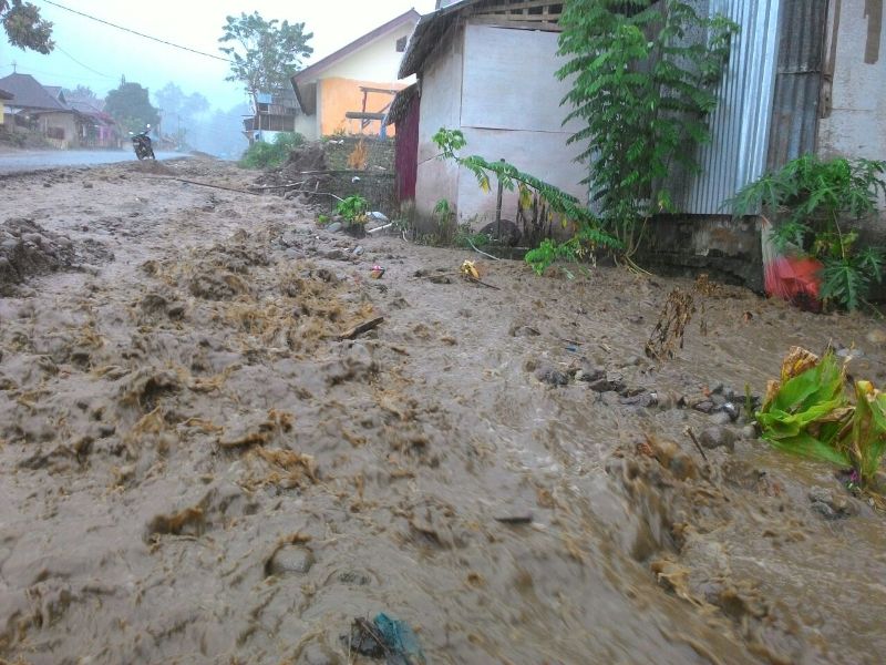 Proyek Pelebaran Jalan Moyag Munculkan "Bencana" Bagi Warga