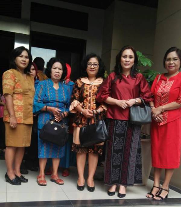 Ketua TP PKK Bolmong Hadiri Rakernas Dewan Kerajinan Nasional