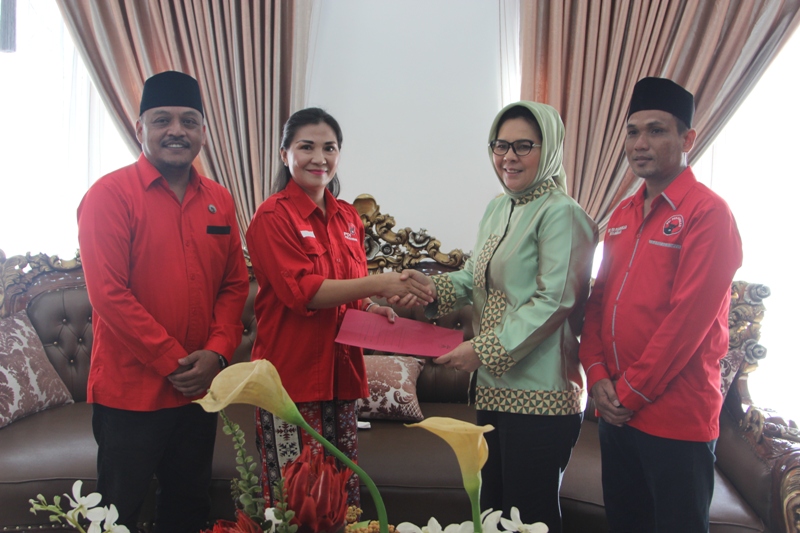 Video: PDI-P Undang Tatong sebagai Satu-satunya Balon Wali Kota di Pilwako 2018