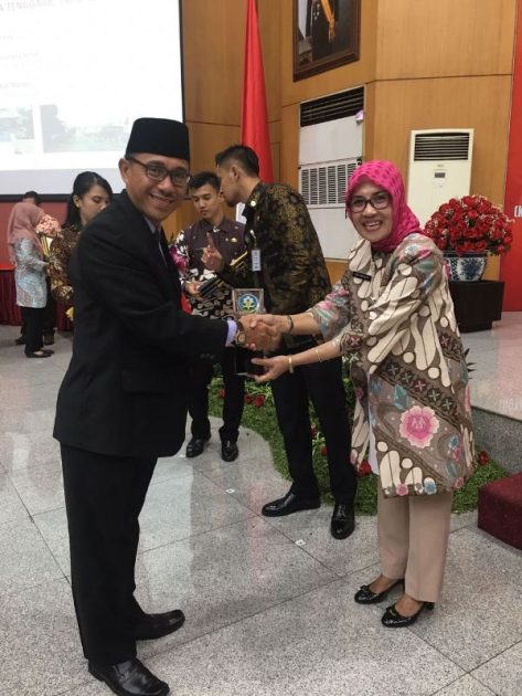 Pemkot Kotamobagu Terima Penghargaan Kota Sehat 2017