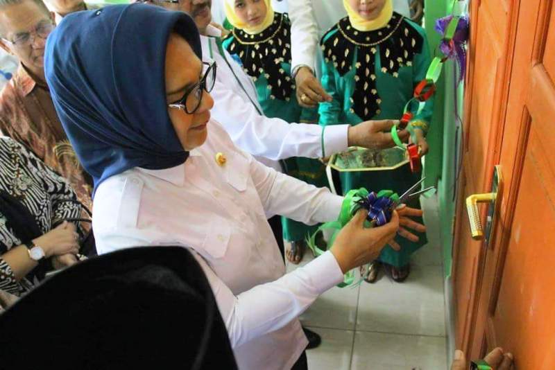 Resmikan Tiga RKB MTs Al-Hikmah Mogutat, Tatong Minta Tingkatkan Kualitas Pendidikan