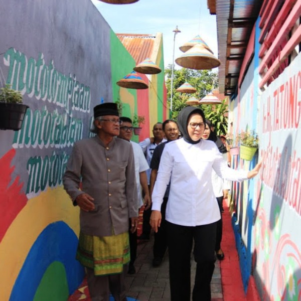 Wali Kota Resmikan Program Kotaku di Kelurahan Mogolaing