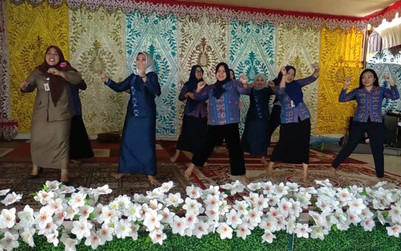 Video Serunya Goyang Nasi Padang oleh ASN Kotamobagu