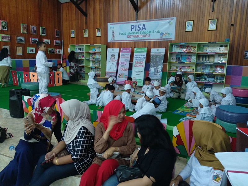 PISA "Diserbu" Anak-Anak