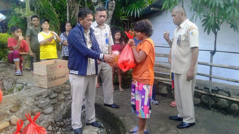 Pemkot Serahkan Bantuan Korban Terdampak Banjir di Gogagoman