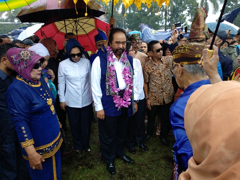 Tatong Bara Sambutan Kedatangan Surya Paloh, Ini Videonya