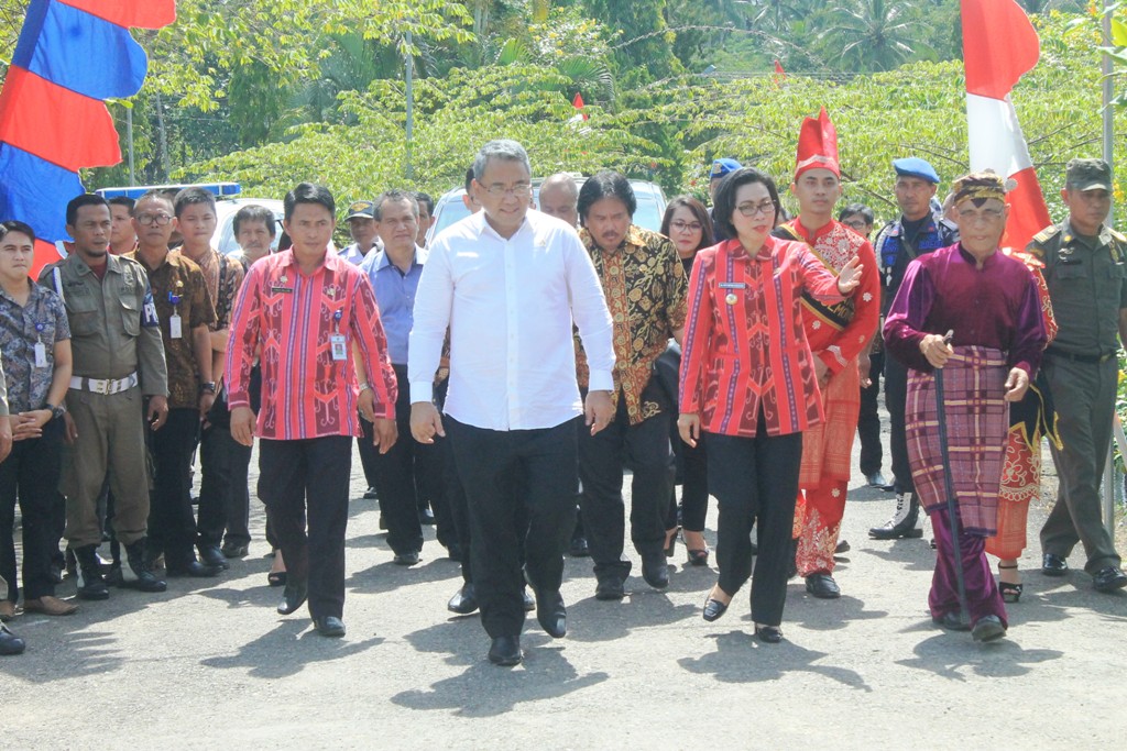 Kunjungan Menteri Desa dan PDTT, Bupati Berhasil Melobi Bantuan untuk Sepuluh BUMDes di Bolmong
