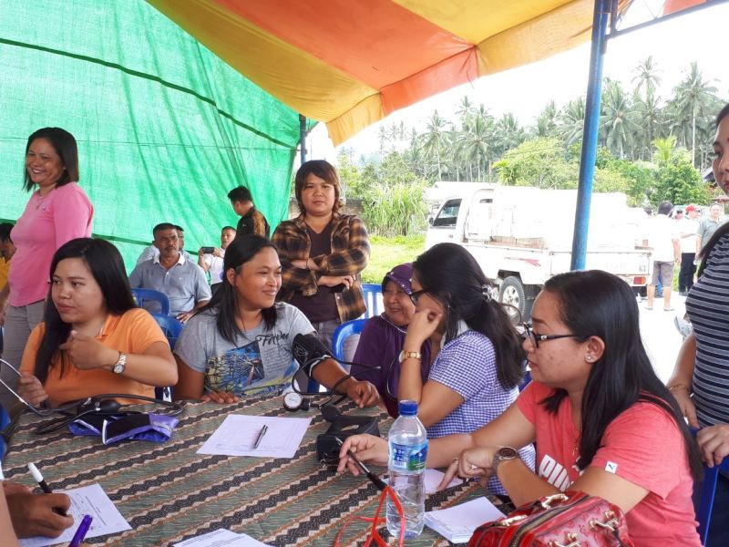 Pascasarjana Unsrat Lakukan Pemerikasaan Kesehatan Gratis di Desa Kopandakan II