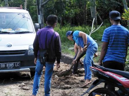 Kabel Jalan PT Telkomsel Putus, Jaringan Seluler Terganggu