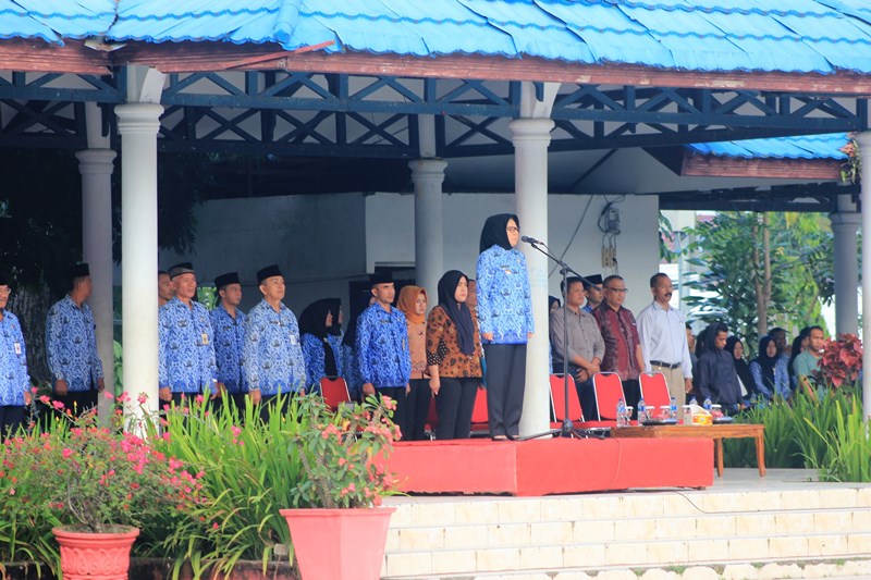 Wali Kota Pimpin Apel Korpri yang Dirangkaikan Penyerahan Sertifikat kepada Koperasi Berprestasi