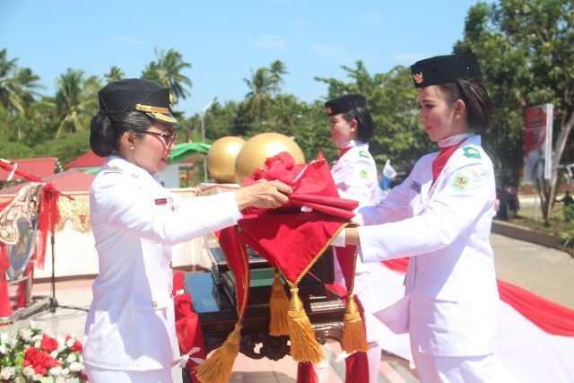 Pembawa Baki Bendera Ini Mengaku Sempat Gugup Saat Bertatapan dengan Bupati Bolmong, Ada Apa?