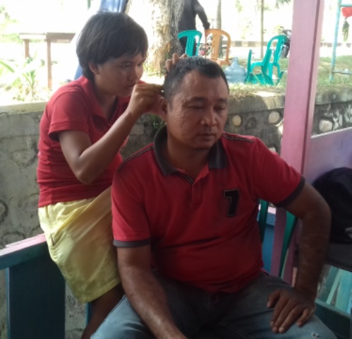 Bocah 15 Tahun Ini Cari Uang Sendiri dengan Modal Pingset