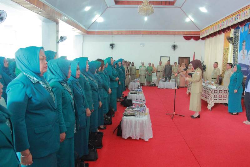 Wali Kota Lantik Pengurus TP-PKK Kotamobagu Periode 2018-2023