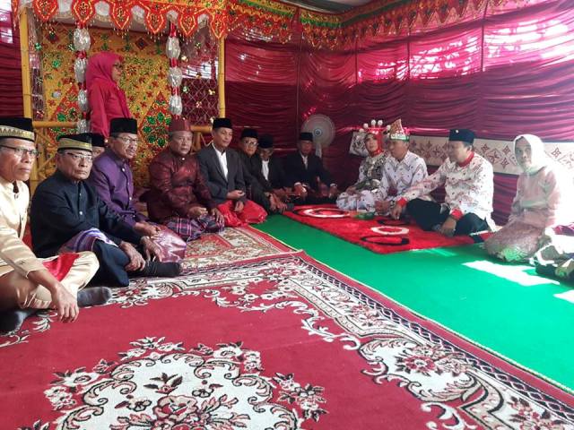 Setelah Dianugerahi Gelar Adat “Temey Molamahu”, Kini Herson Dinobatkan “Bupati Hita no Po'otindaho Lripu” oleh Masyarakat Suku Bolango