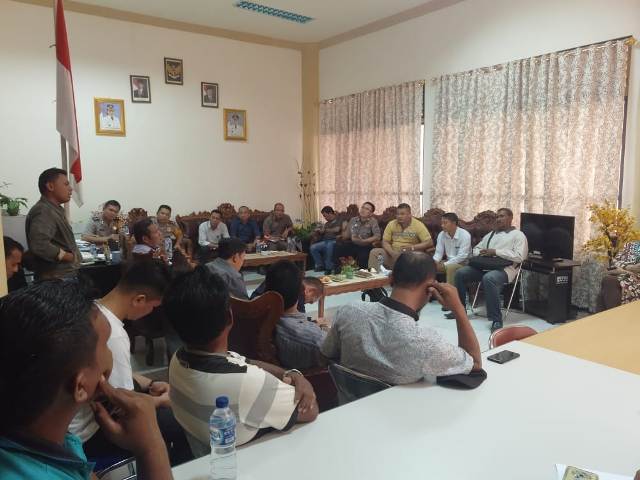 Pemkab Bolmong Akan Mengkaji Permintaan Petani Sawit