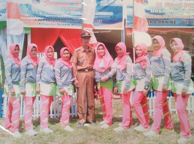 Ibu-ibu PKK Bulawan Induk Tampil Maksimal pada Lomba Goyang Poco-poco