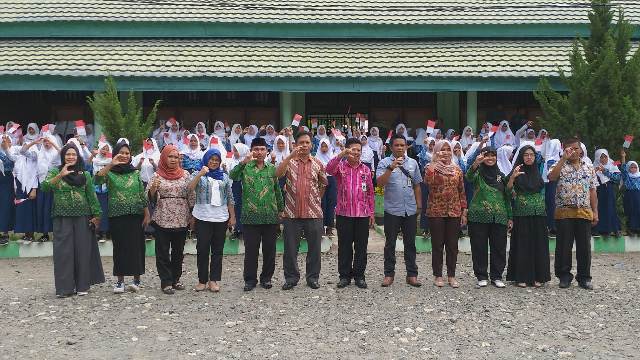 MTs Negeri 1 Bolmong Diberi Predikat Sekolah Ramah Anak