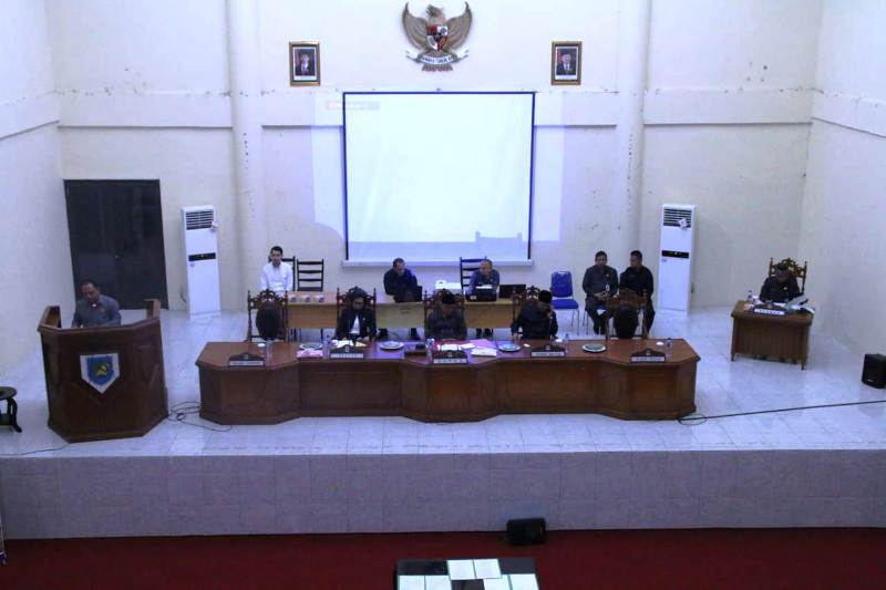 DPRD Bolmong Tetapkan Ranperda APBD Tahun 2019 Menjadi Perda