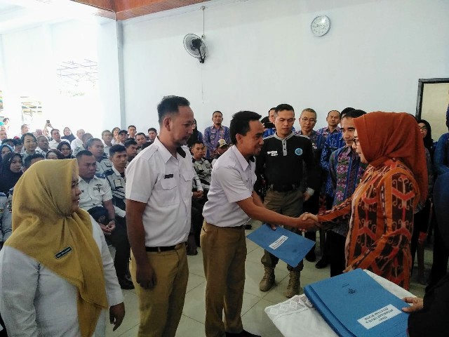 Pemkot Kotamobagu Kembali Serahkan SK THL