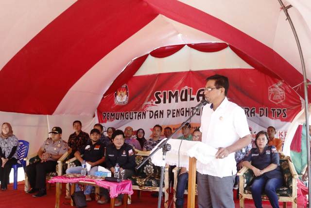 Hadiri Simulasi Pemilu di KPU, Eyang: Warga Boltim Pemilih Terhebat di Indonesia