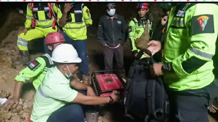 Sosok Berbadan Besar Berpakaian Putih di Lubang Evakuasi Buat Operator Excavator Ketakutan