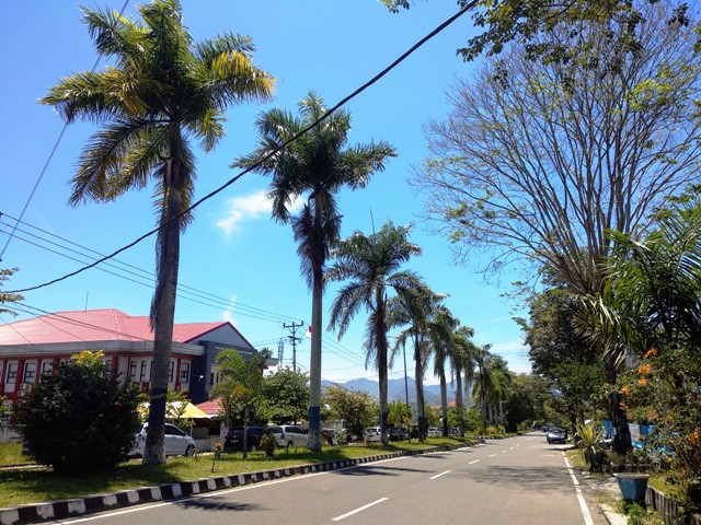 Lampu Hias Segera Menerangi Jalan Paloko-Kinalang Kotamobagu