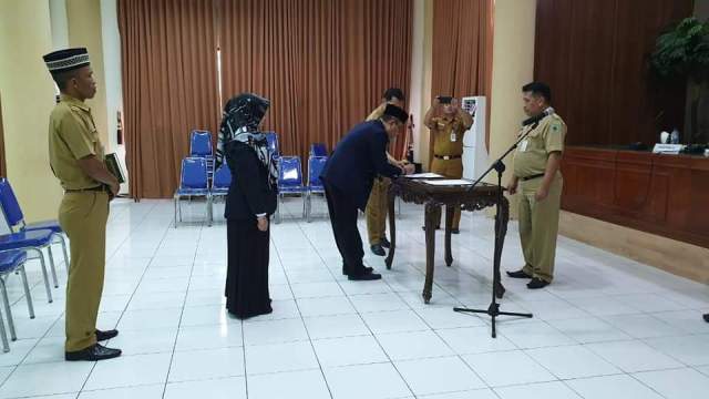 Dua Pejabat Struktural Dilantik