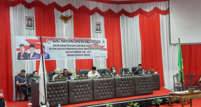 Wali Kota Hadiri Rapat Paripurna Penetapan Perda RPJMD 2018-2023