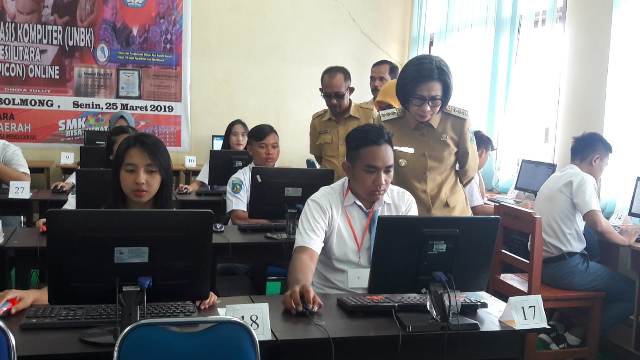 Yasti Membuka Sekaligus Pantau Pelaksanaan UNBK di SMK Yadika