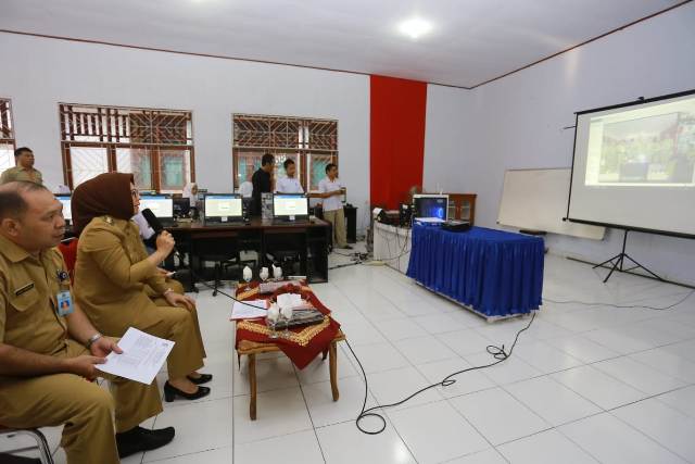 Lewat Video Conference, Wali Kota Kotamobagu Laporkan Kesiapan Pelaksanaan UNBK ke Gubernur