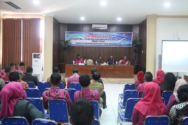 Sekda Pemkab Bolmong Buka Sosialisai MONEV TEPRA