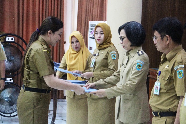 Serahkan SK CPNS, Yasti Sampaikan Lima Hal