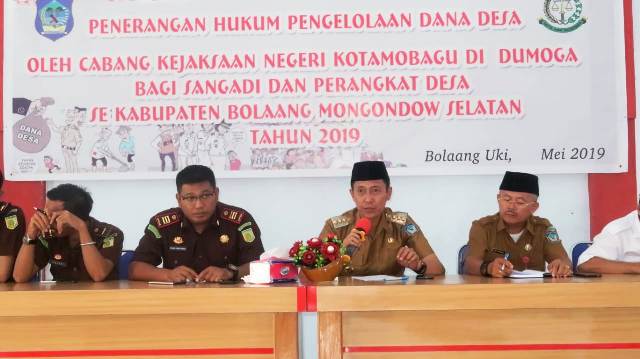 Pemkab Bolsel dan Kejari Dumoga Beri Penerangan Hukum Kepada Aparat Desa